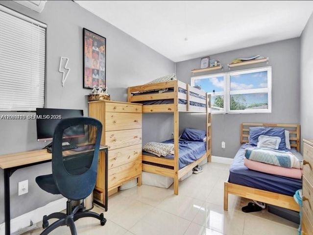 6930 SW 12th St 0, Pembroke Pines, FL 33023