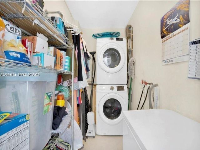 6930 SW 12th St 0, Pembroke Pines, FL 33023