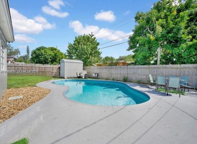 6930 SW 12th St 0, Pembroke Pines, FL 33023
