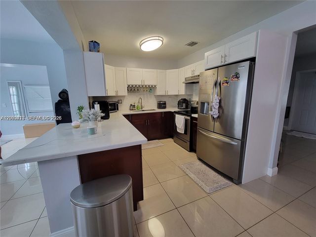 6930 SW 12th St 0, Pembroke Pines, FL 33023