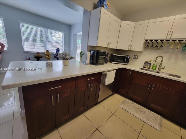 6930 SW 12th St 0, Pembroke Pines, FL 33023