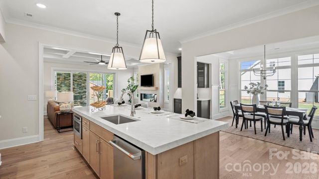 6918 Alexander Road, Charlotte, NC 28226