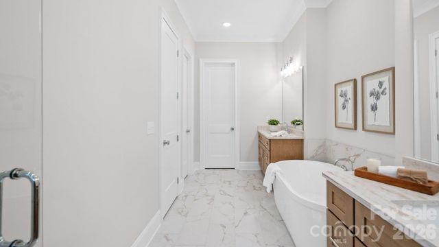6918 Alexander Road, Charlotte, NC 28226