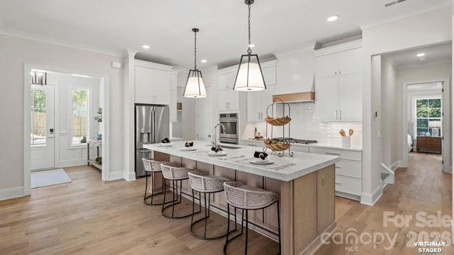 6918 Alexander Road, Charlotte, NC 28226