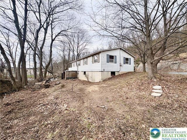 211 Fireline Road, Bowmanstown Boro, PA 18071