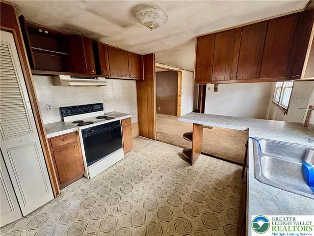 211 Fireline Road, Bowmanstown Boro, PA 18071