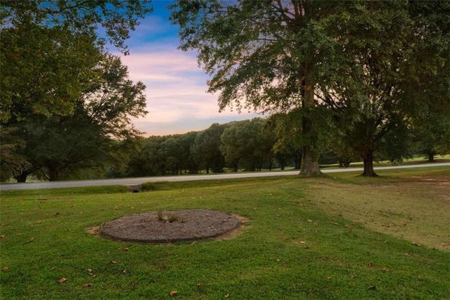 526 Orchard Drive, Clarkesville, GA 30523