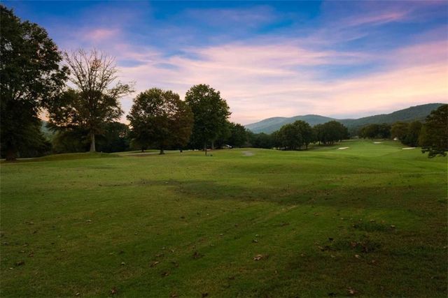 526 Orchard Drive, Clarkesville, GA 30523