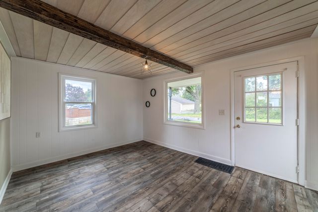 58 North Street, Westville, IN 46391