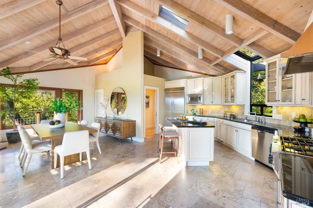 522 Meadowood Ln, St. Helena, CA 94574