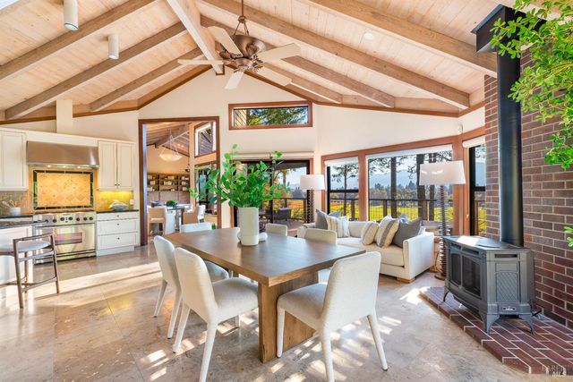 522 Meadowood Ln, St. Helena, CA 94574