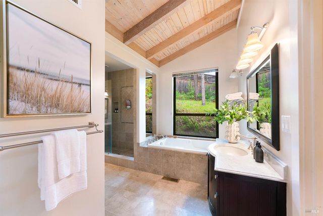 522 Meadowood Ln, St. Helena, CA 94574