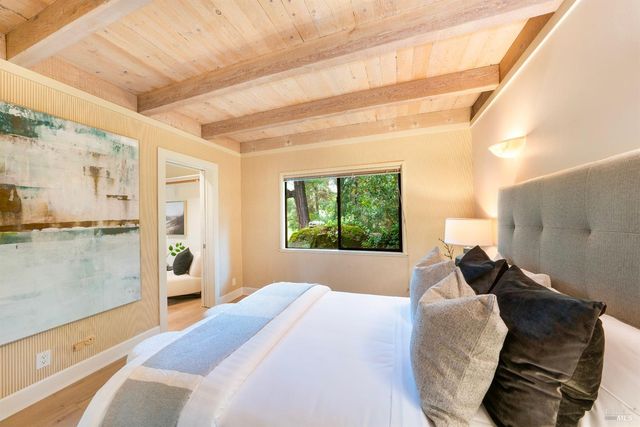 522 Meadowood Ln, St. Helena, CA 94574