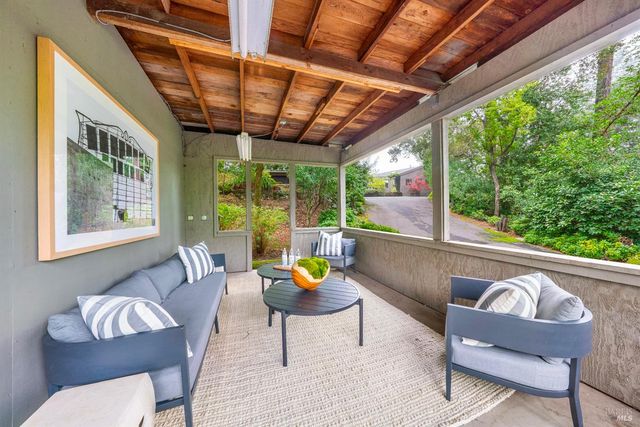 522 Meadowood Ln, St. Helena, CA 94574