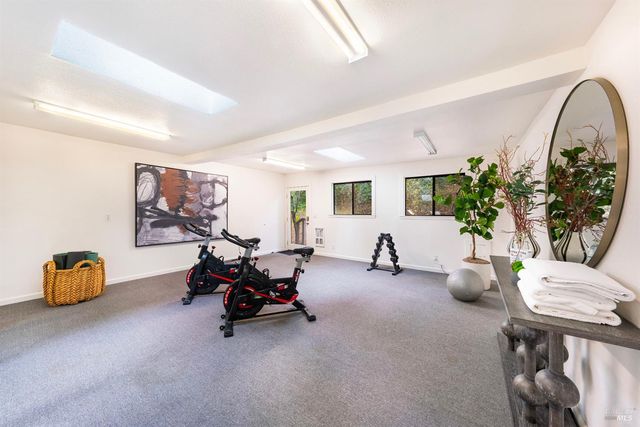 522 Meadowood Ln, St. Helena, CA 94574