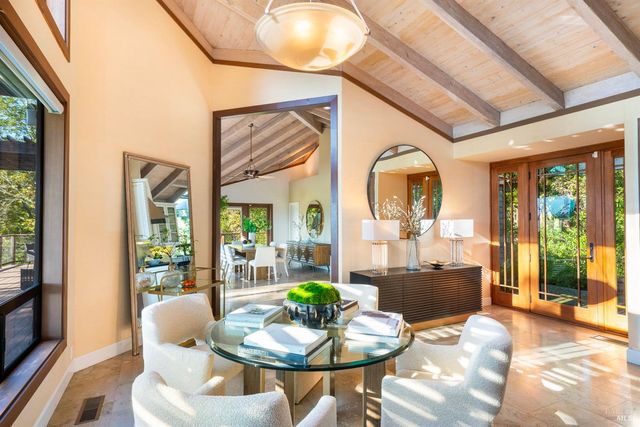 522 Meadowood Ln, St. Helena, CA 94574