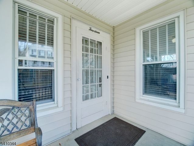 14 Clinton St, Newton Town, NJ 07860