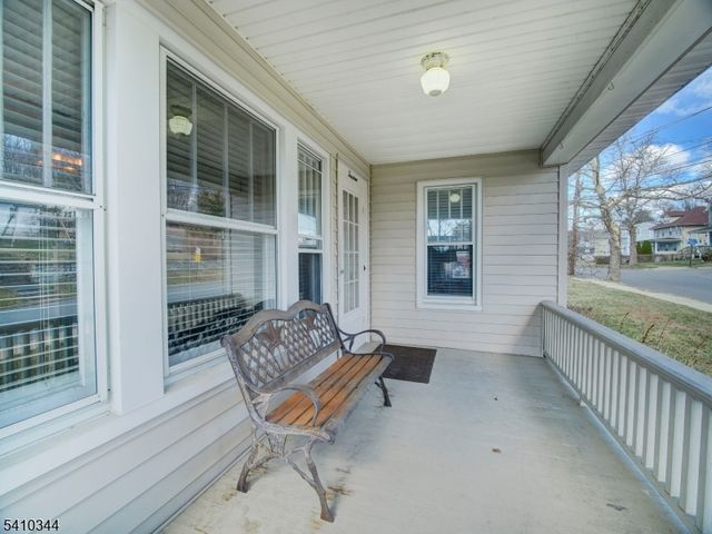 14 Clinton St, Newton Town, NJ 07860