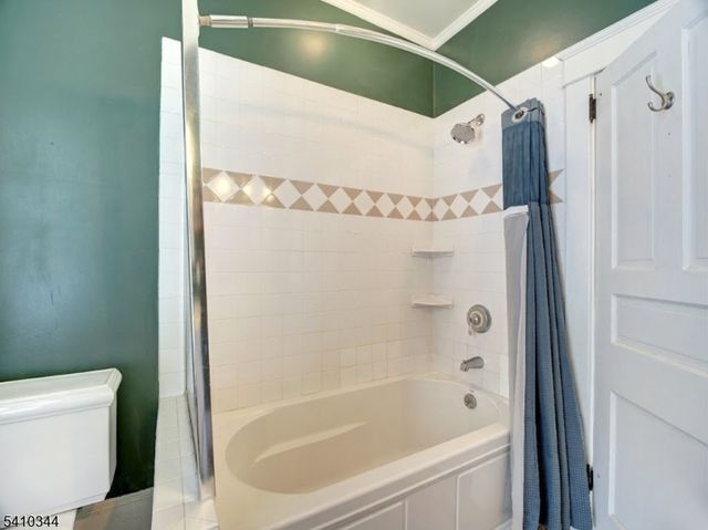 14 Clinton St, Newton Town, NJ 07860