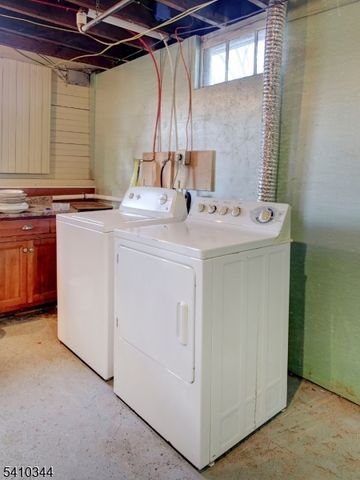 14 Clinton St, Newton Town, NJ 07860