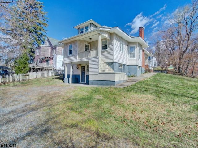 14 Clinton St, Newton Town, NJ 07860