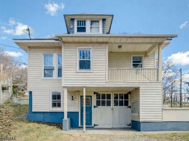 14 Clinton St, Newton Town, NJ 07860