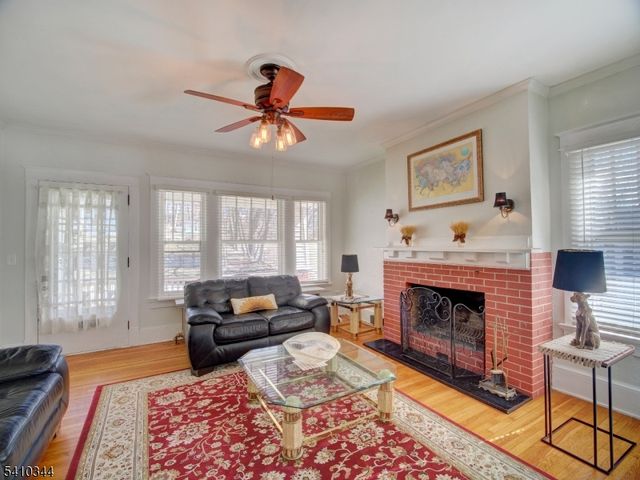 14 Clinton St, Newton Town, NJ 07860