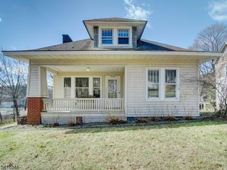 14 Clinton St, Newton Town, NJ 07860