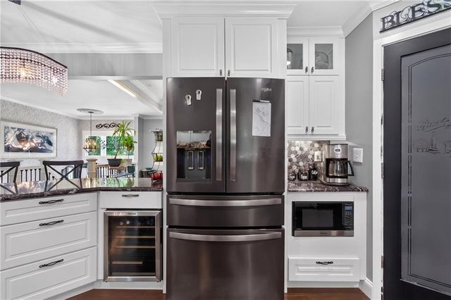3204 SW Shadow Brook Drive, Blue Springs, MO 64015