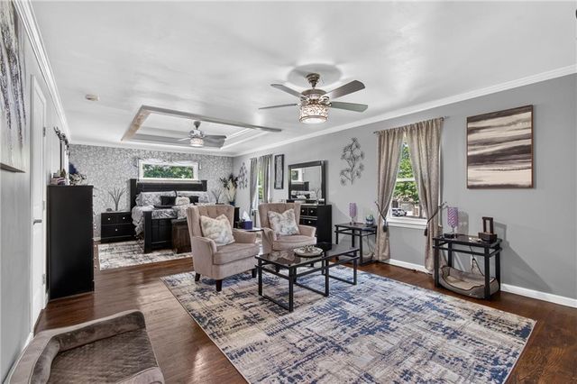 3204 SW Shadow Brook Drive, Blue Springs, MO 64015
