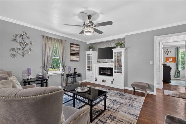 3204 SW Shadow Brook Drive, Blue Springs, MO 64015