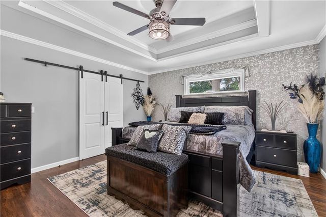 3204 SW Shadow Brook Drive, Blue Springs, MO 64015