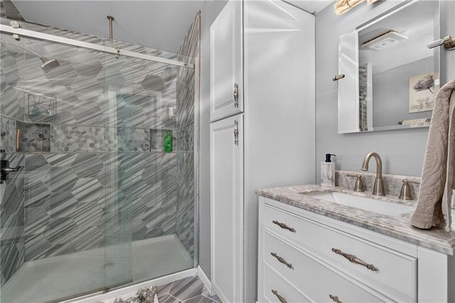 3204 SW Shadow Brook Drive, Blue Springs, MO 64015