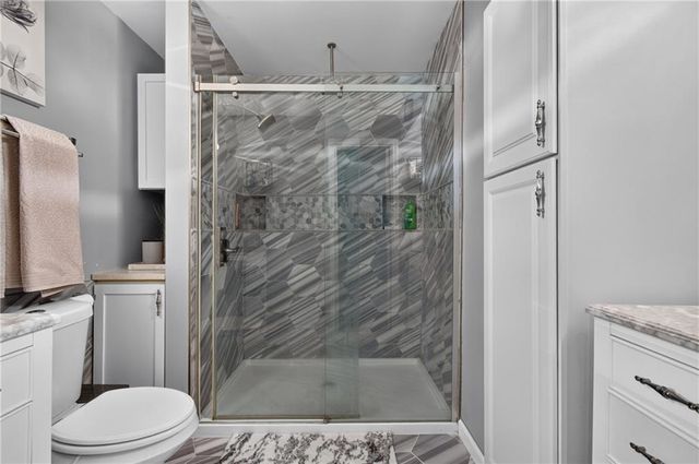 3204 SW Shadow Brook Drive, Blue Springs, MO 64015