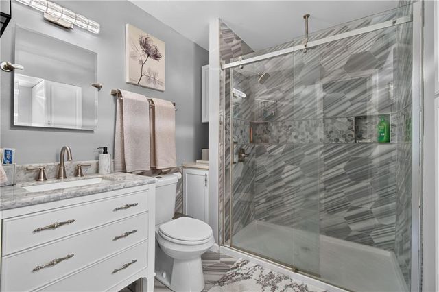 3204 SW Shadow Brook Drive, Blue Springs, MO 64015