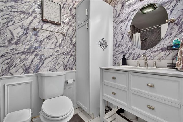 3204 SW Shadow Brook Drive, Blue Springs, MO 64015