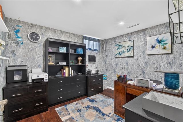 3204 SW Shadow Brook Drive, Blue Springs, MO 64015