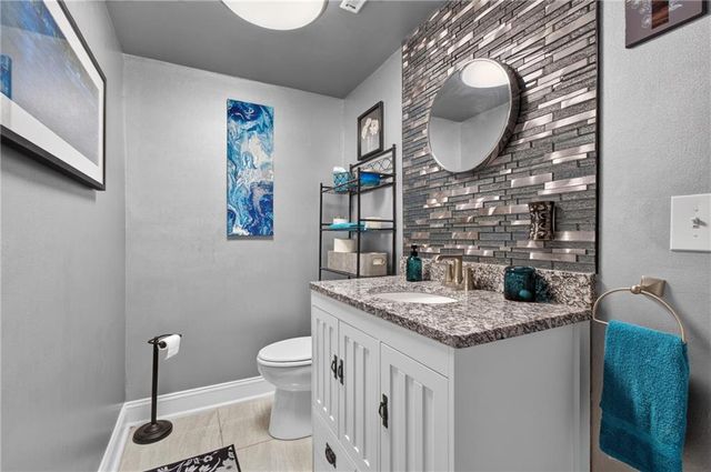 3204 SW Shadow Brook Drive, Blue Springs, MO 64015