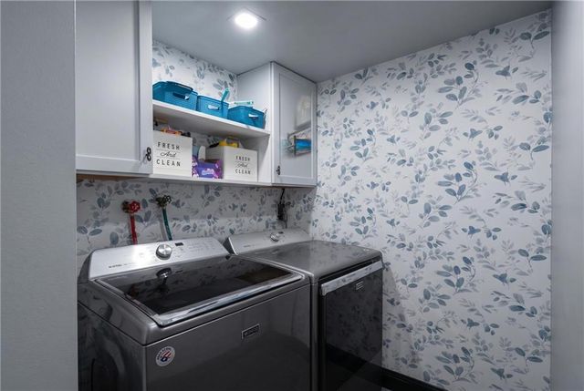 3204 SW Shadow Brook Drive, Blue Springs, MO 64015