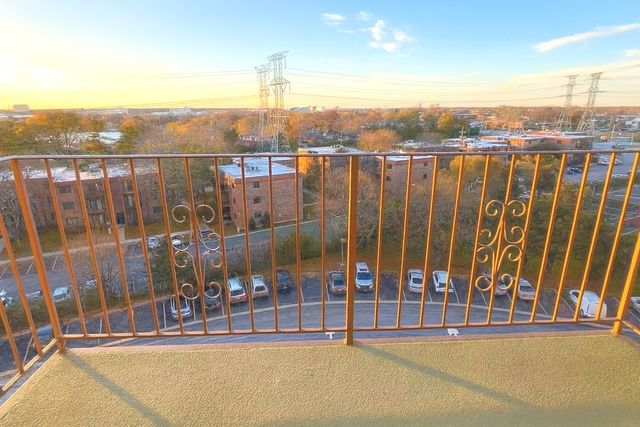 1727 W Crystal Lane 707B, Mount Prospect, IL 60056