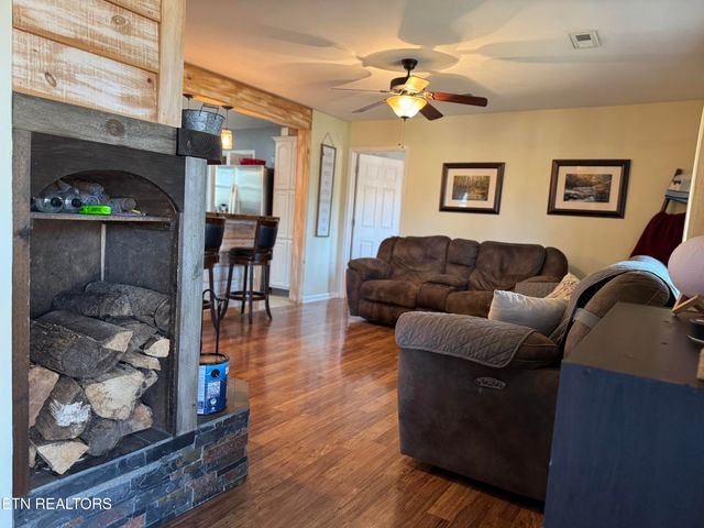 357 Doc Norton Rd, Walland, TN 37886