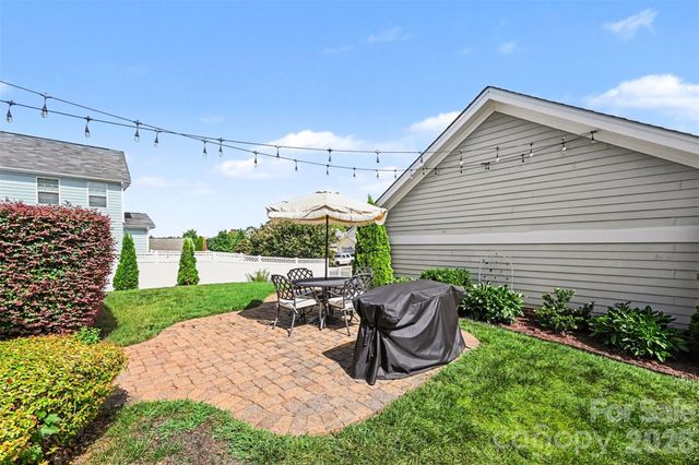 14222 Holly Springs Drive, Huntersville, NC 28078