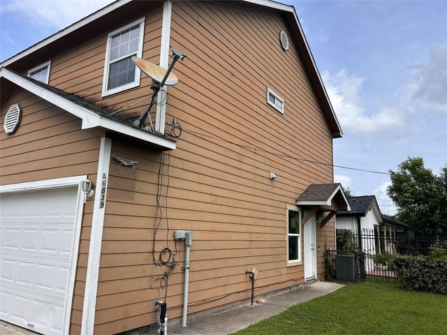 6839 Larkstone Street A, Houston, TX 77028