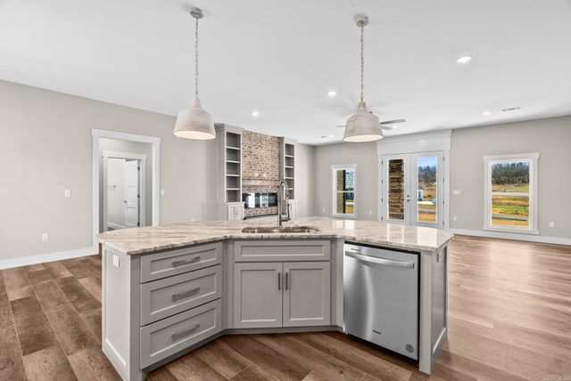 122 Republican Loop, Greenbrier, AR 72058