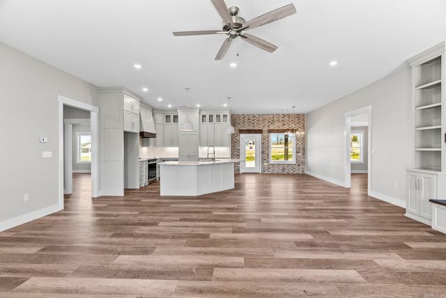 122 Republican Loop, Greenbrier, AR 72058