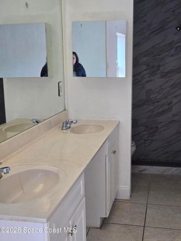 771 Onyx Drive NE, Palm Bay, FL 32905