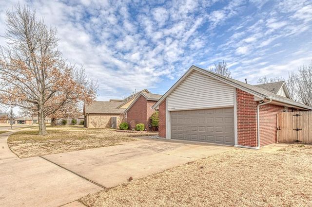 10400 Kingsgate Drive, Oklahoma City, OK 73159