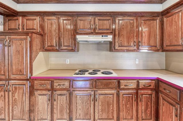 10400 Kingsgate Drive, Oklahoma City, OK 73159