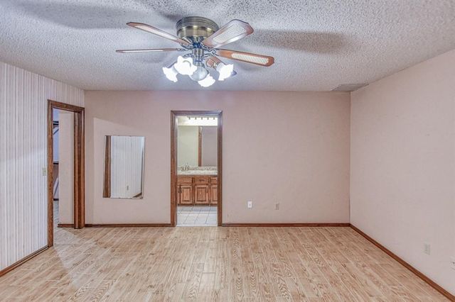 10400 Kingsgate Drive, Oklahoma City, OK 73159