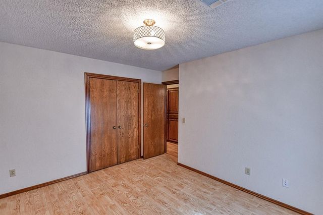 10400 Kingsgate Drive, Oklahoma City, OK 73159